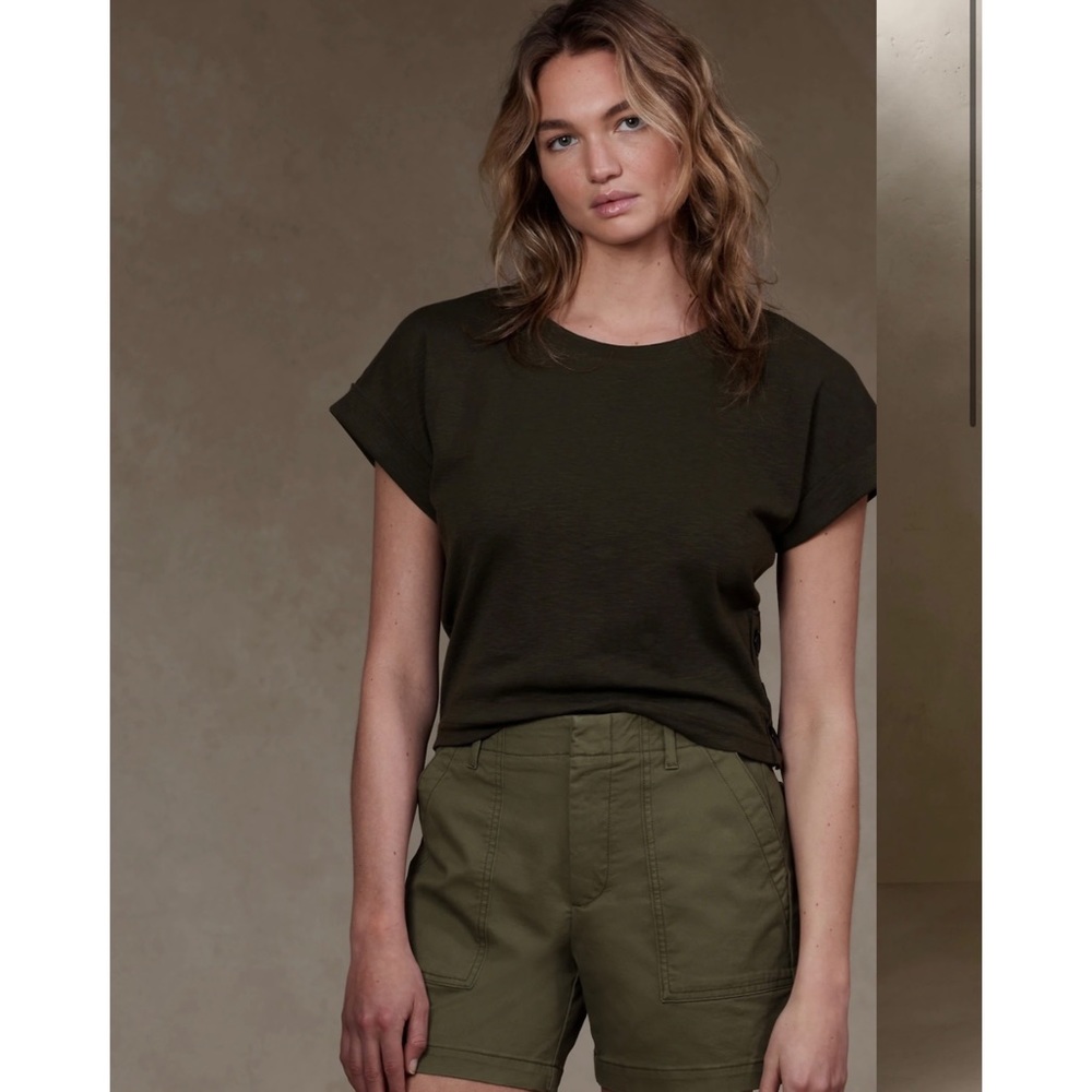 Banana Republic Chino Utility Short in Light Khaki - Size 6